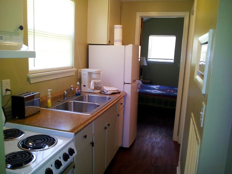 Cabin, Multiple Beds, Non Smoking, Kitchen (No Pets Allowed) | Private kitchen | Full-size fridge, microwave, stovetop, coffee/tea maker