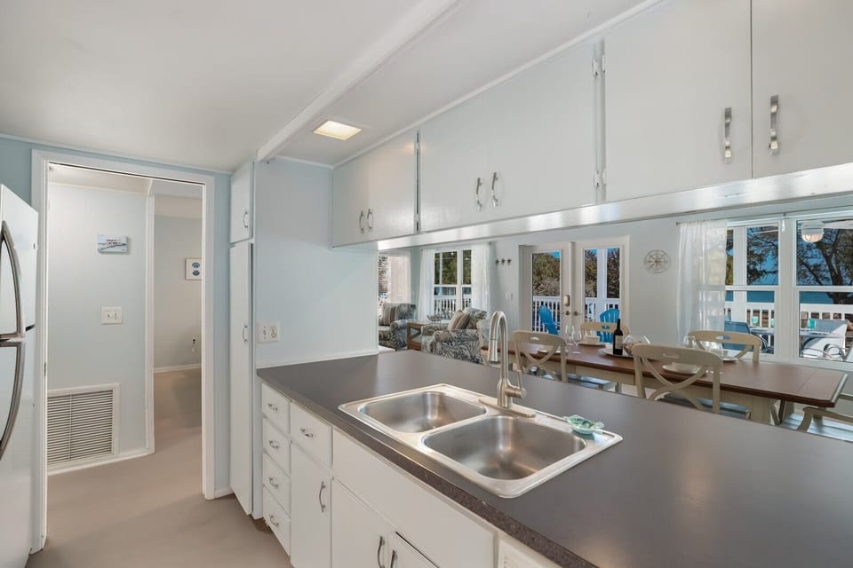 Apartment, 2 Bedrooms | Private kitchen | Fridge, coffee/tea maker, toaster