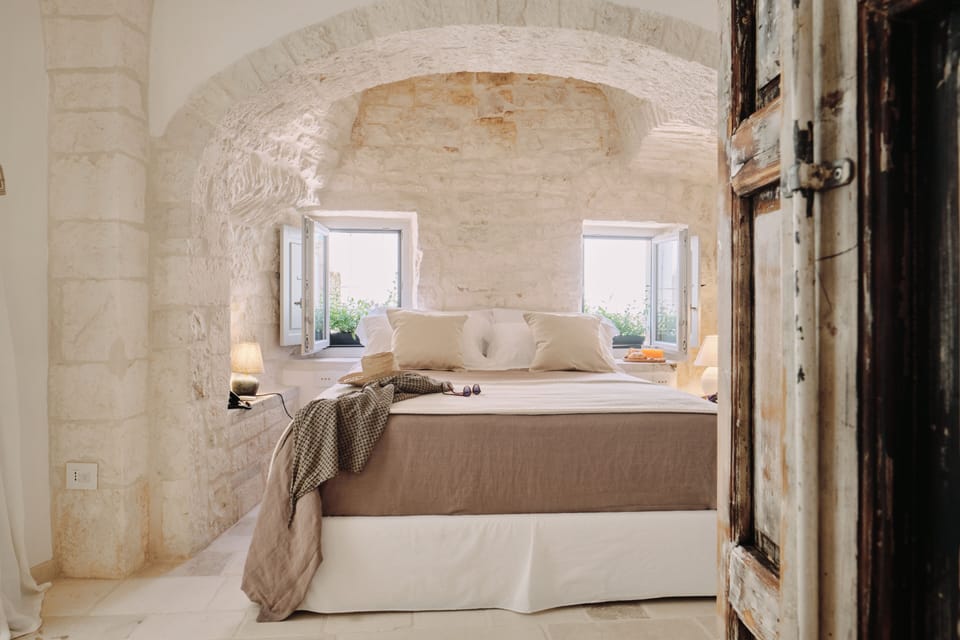 Deluxe Double Room, Hot Tub | Premium bedding, down comforters, pillowtop beds, minibar