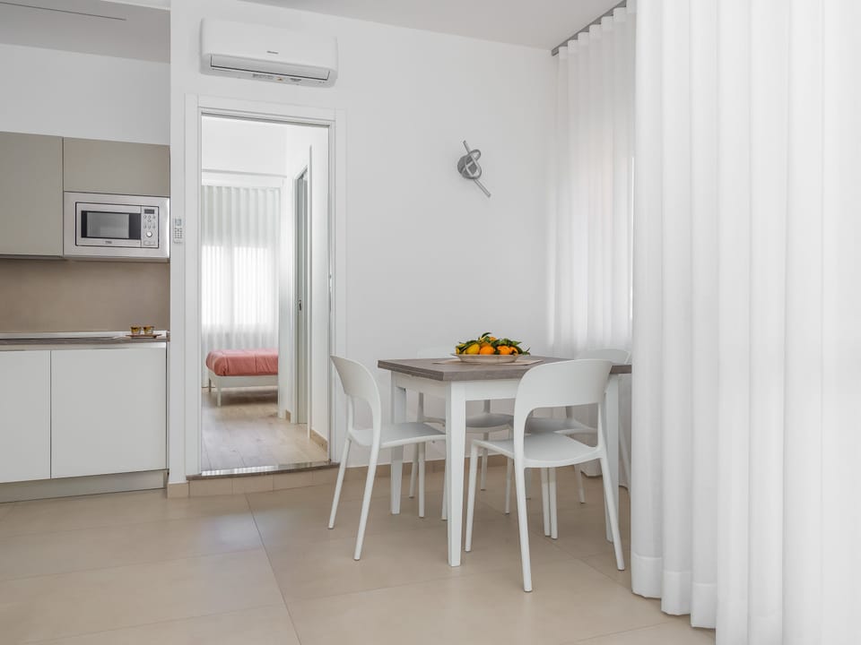 Comfort Apartment | Dining room