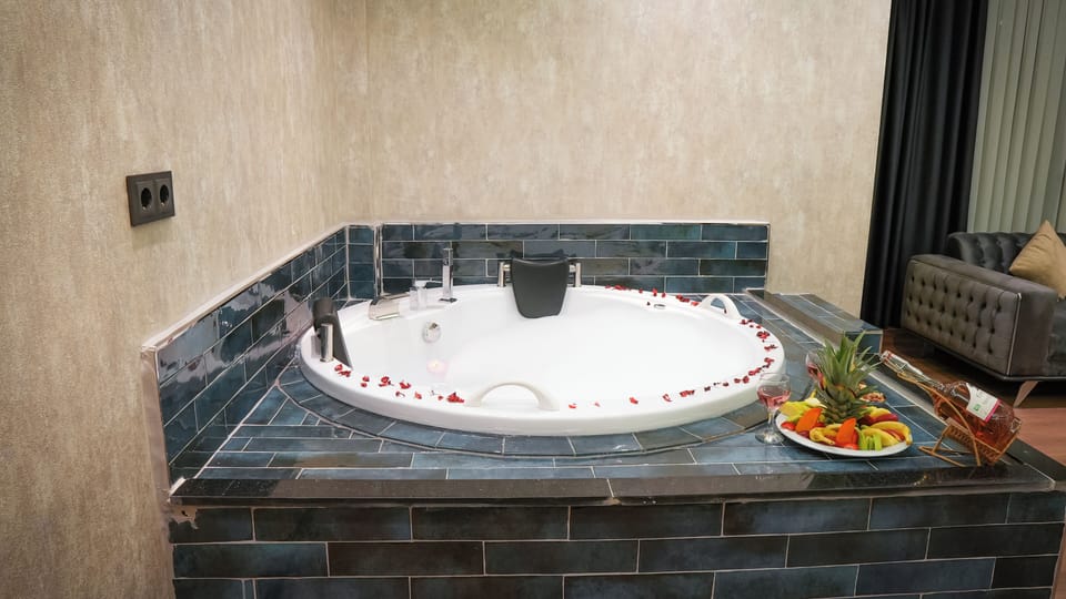 Deluxe Room | Premium bedding, minibar, free WiFi, bed sheets