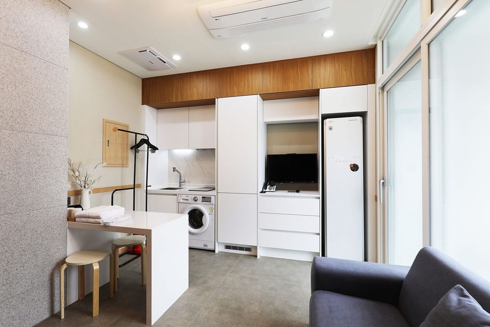 Junior Double Room (No parking) | Blackout drapes, soundproofing, free WiFi, bed sheets