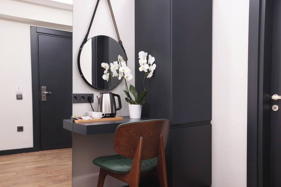 Room, 1 Bedroom, City View | Interior