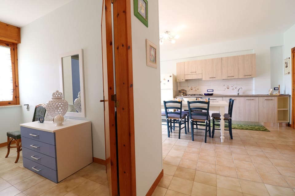 House, 2 Bedrooms, Balcony, City View | Interior
