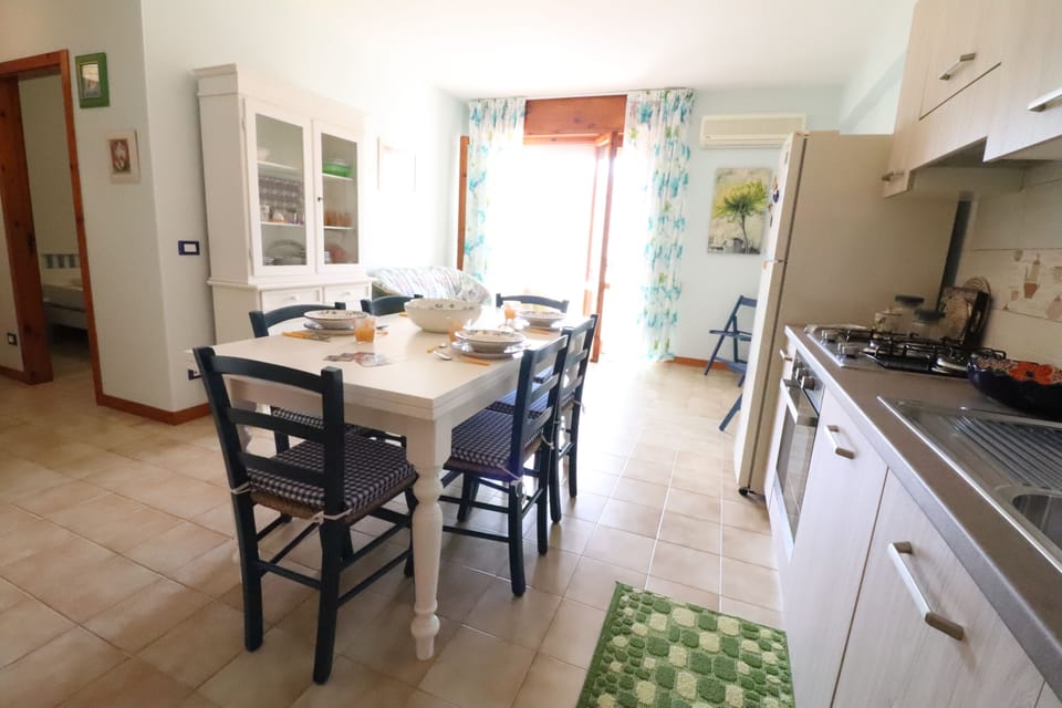 House, 2 Bedrooms, Balcony, City View | Dining