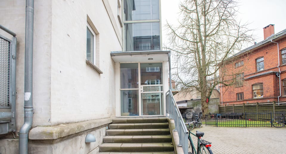 Apartment, 2 Bedrooms, Balcony | Front of property