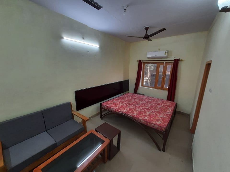 Room, 5 Bedrooms, Smoking, Terrace | 5 bedrooms