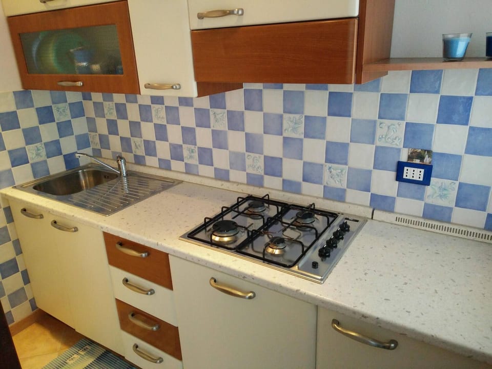 Apartment, 1 Bedroom, Balcony, Garden View | Interior