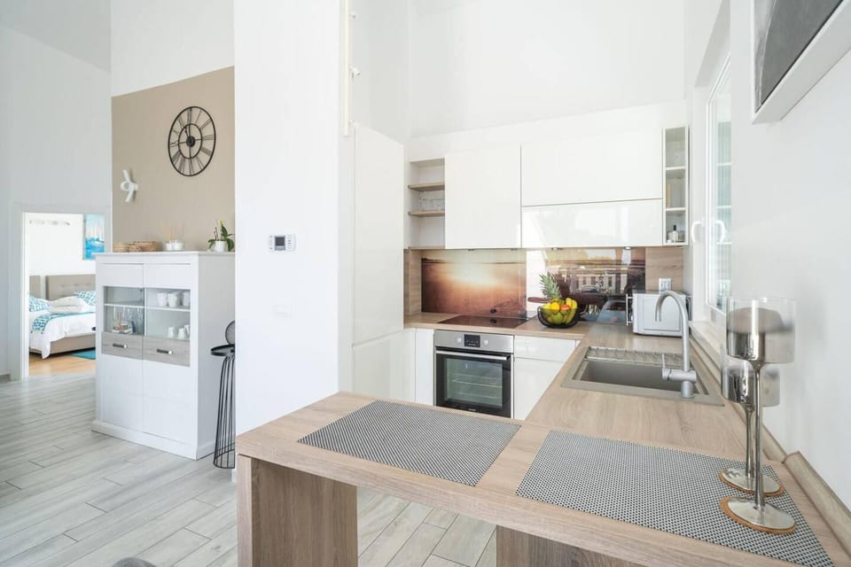 Apartment | Private kitchen | Fridge, microwave, oven, stovetop