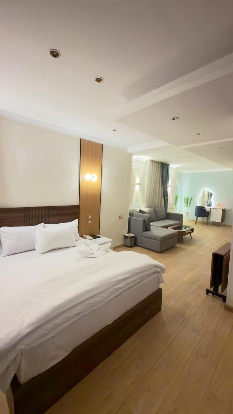 Deluxe Studio Suite | Premium bedding, blackout drapes, free WiFi, bed sheets