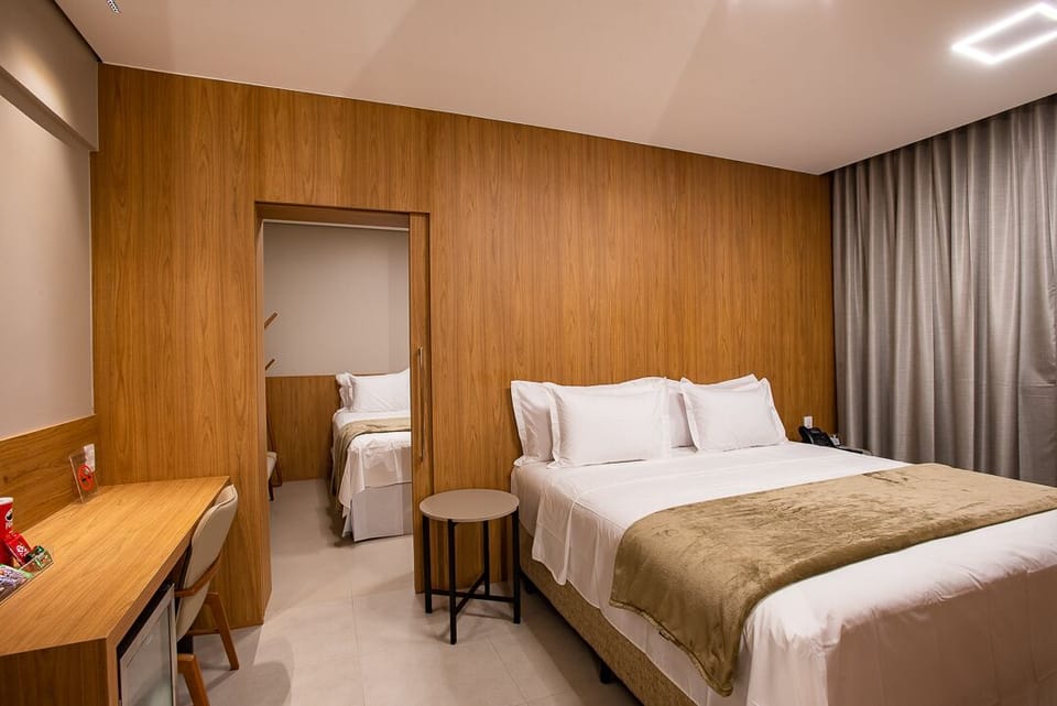 Family Suite | Minibar, in-room safe, soundproofing, WiFi (free)