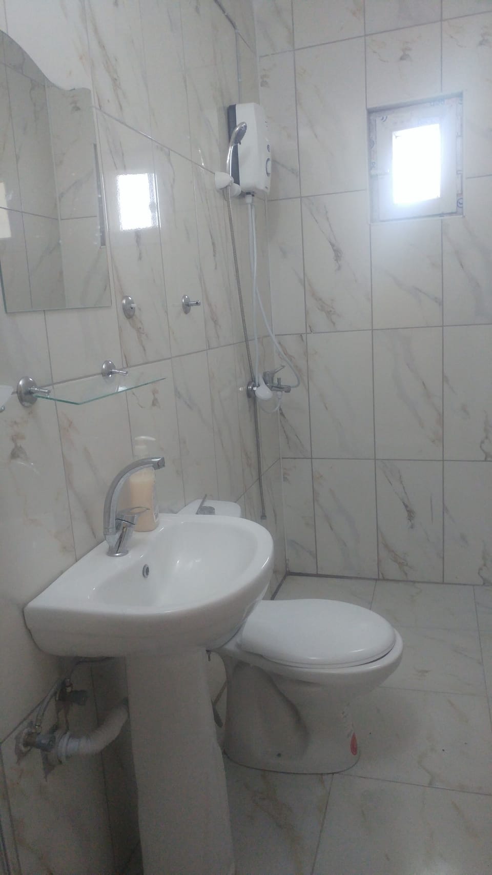 Room | Bathroom | Shower, rainfall showerhead, bathrobes, slippers