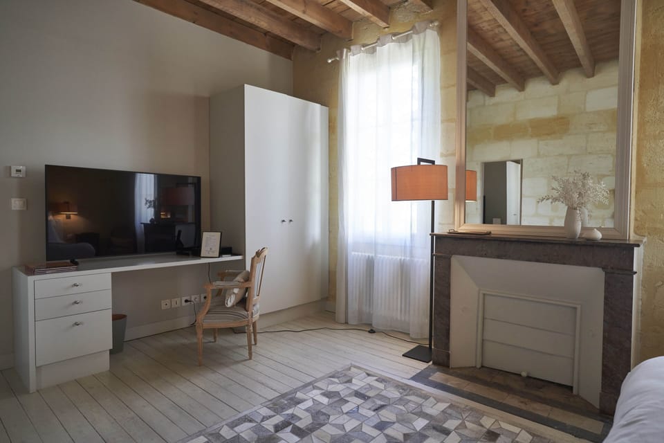 Junior Double Room, 1 King Bed, Bathtub, Garden View | Premium bedding, memory foam beds, individually decorated