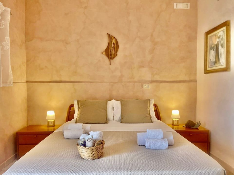 Panoramic Triple Room | Premium bedding, soundproofing, iron/ironing board, free WiFi