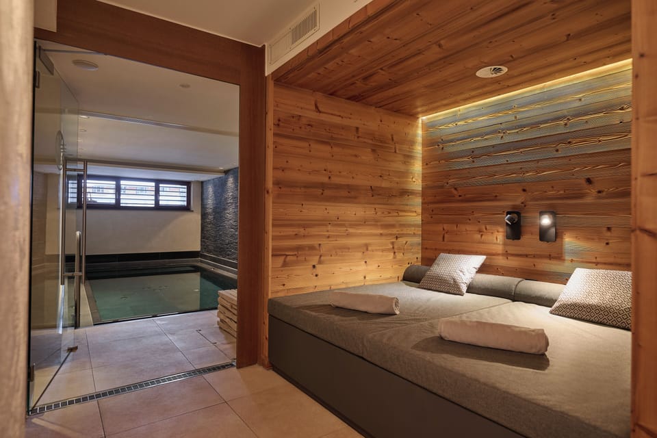 Turkish bath, aromatherapy, deep-tissue massages, Swedish massages