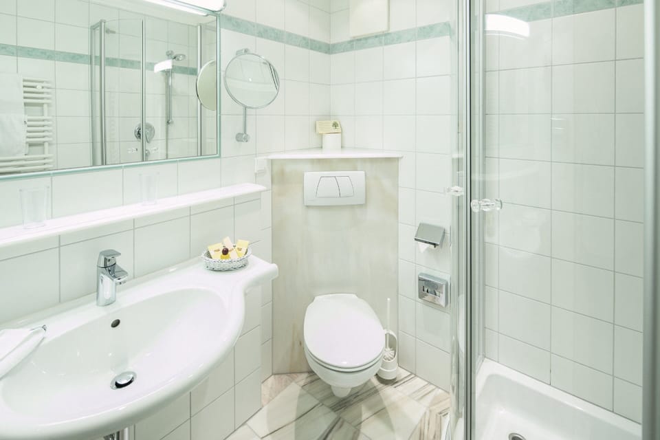 Classic Double Room, Non Smoking, Balcony | Bathroom | Separate tub and shower, deep soaking tub, free toiletries, hair dryer