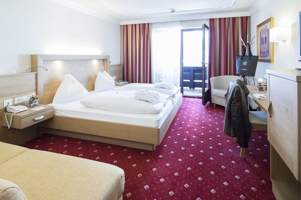 Classic Double Room, Non Smoking, Balcony | Premium bedding, individually furnished, desk, free WiFi