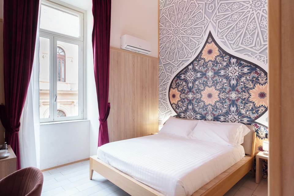 Comfort Room | Premium bedding, down comforters, soundproofing, WiFi (free)