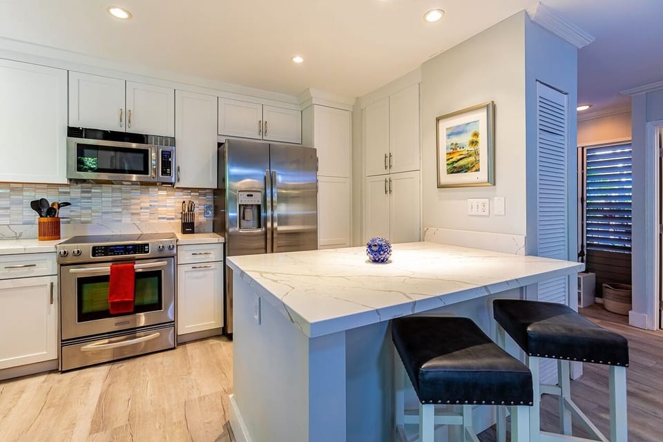Condo, 2 Bedrooms | Private kitchen | Coffee/tea maker, fridge, oven, dishwasher