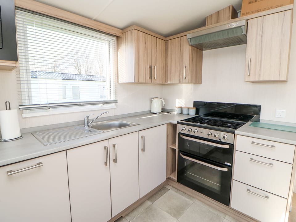 Fridge, dishwasher, electric kettle, toaster