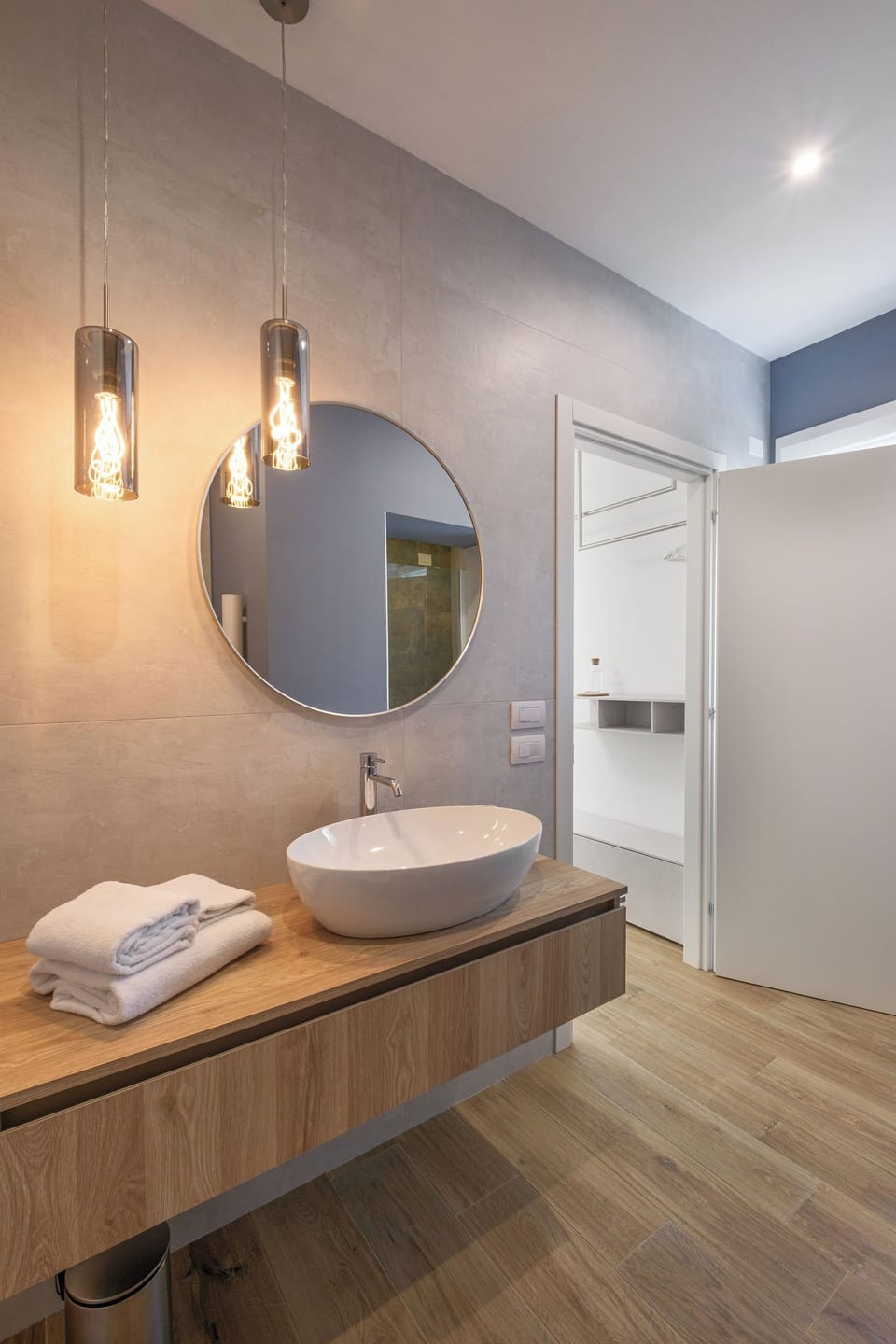 Classic Double Room, Private Bathroom, Vineyard View | Bathroom | Shower, rainfall showerhead, free toiletries, hair dryer