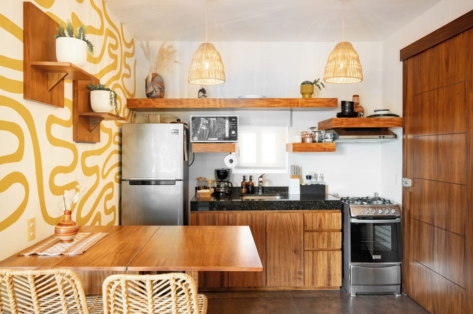 Marigold Suite | Private kitchen | Full-size fridge, microwave, oven, stovetop