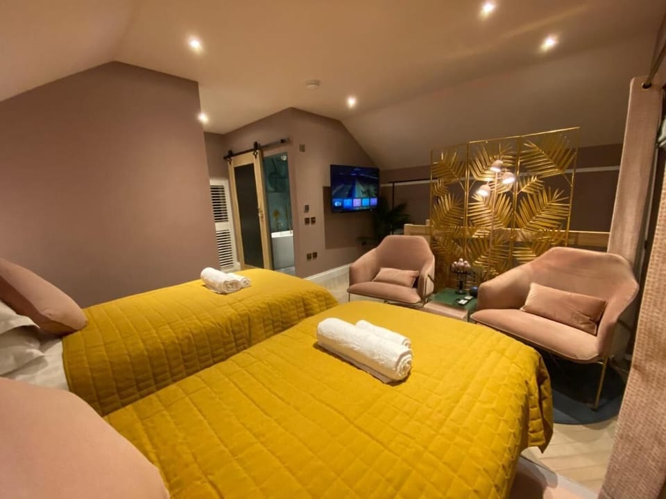 Exclusive Cottage | 1 bedroom, premium bedding, down comforters, memory foam beds