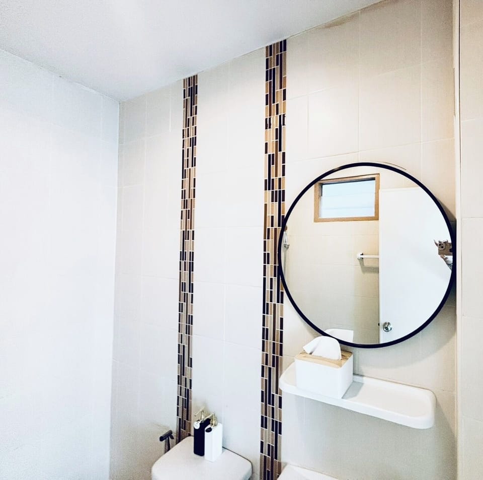 Superior Room, 1 Bedroom, Balcony, Sea View | Bathroom | Shower, rainfall showerhead, eco-friendly toiletries, hair dryer