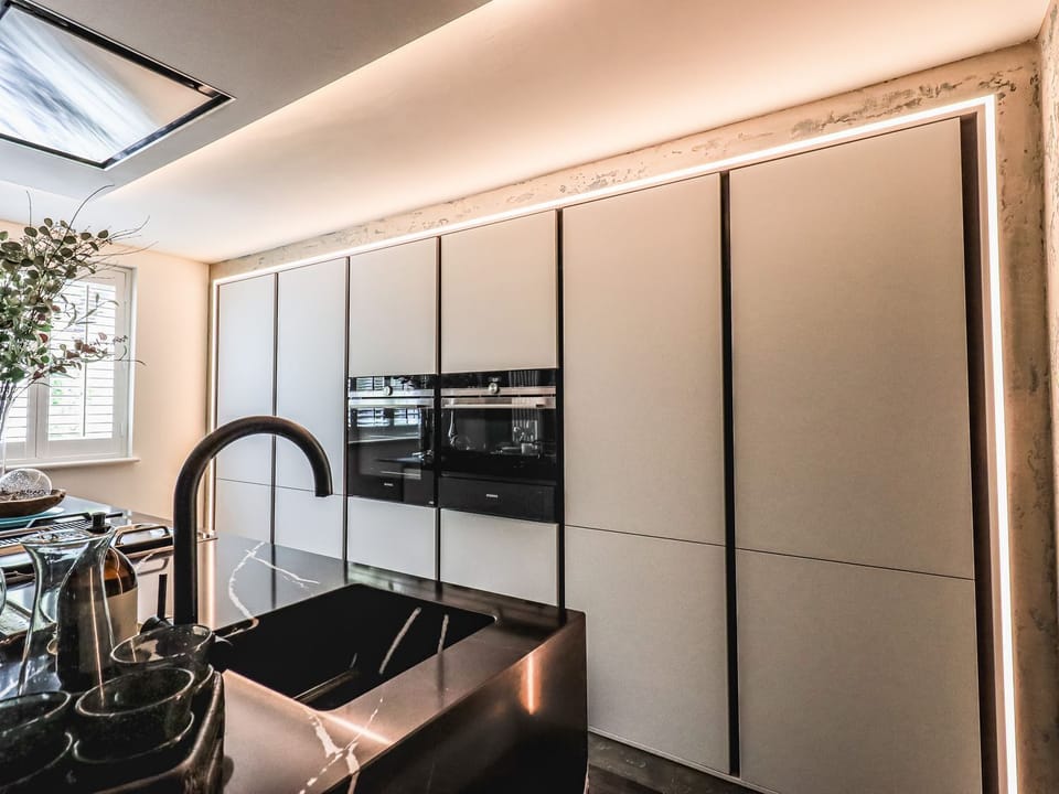 Dishwasher, cookware/dishes/utensils