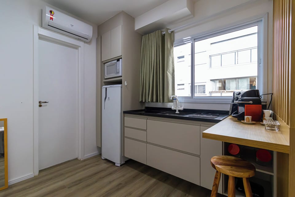 Family Studio | Private kitchen | Fridge, microwave, stovetop, coffee/tea maker