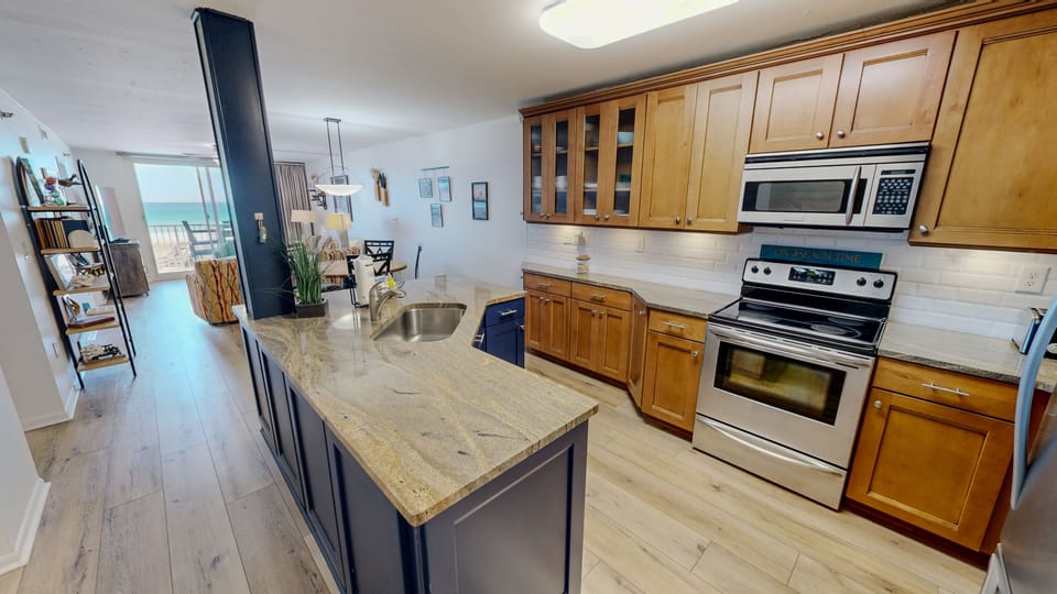 Condo, 2 Bedrooms | Private kitchen | Coffee/tea maker, fridge, oven, toaster