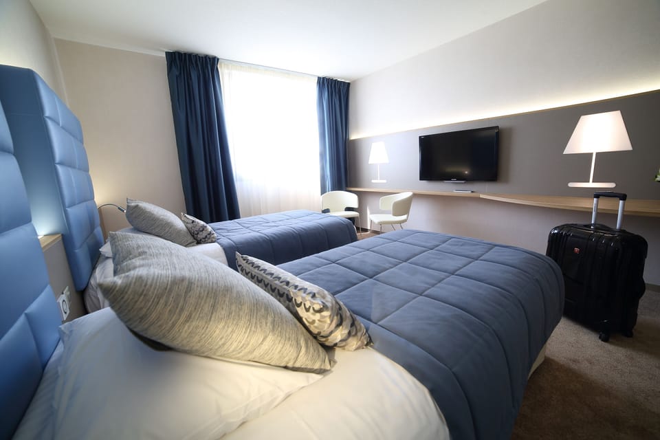 Superior Twin Room | Premium bedding, in-room safe, desk, soundproofing