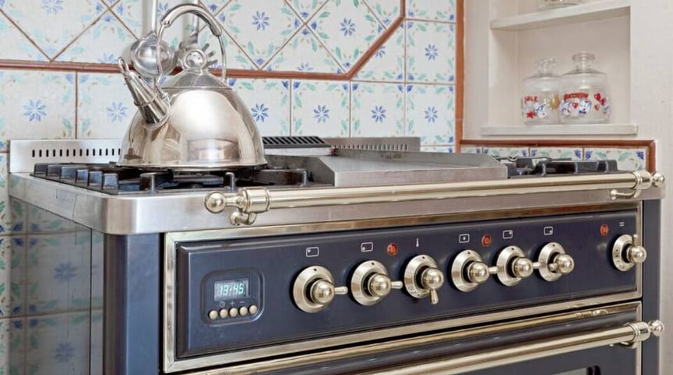 Romantic Villa | Private kitchen | Full-size fridge, oven, stovetop, dishwasher