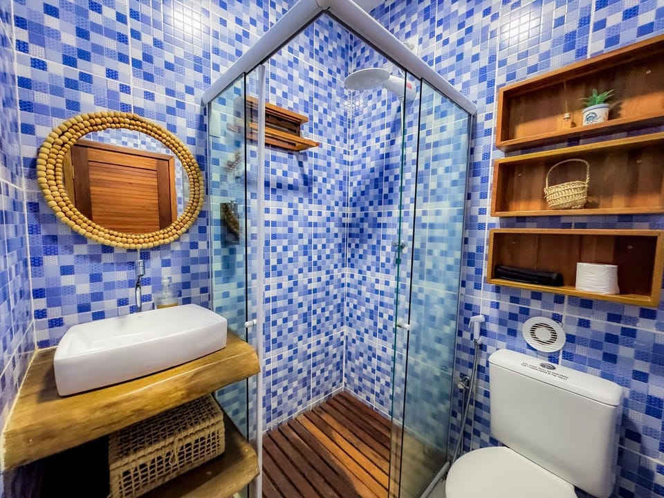 Classic Double Room | Bathroom | Towels, soap, toilet paper