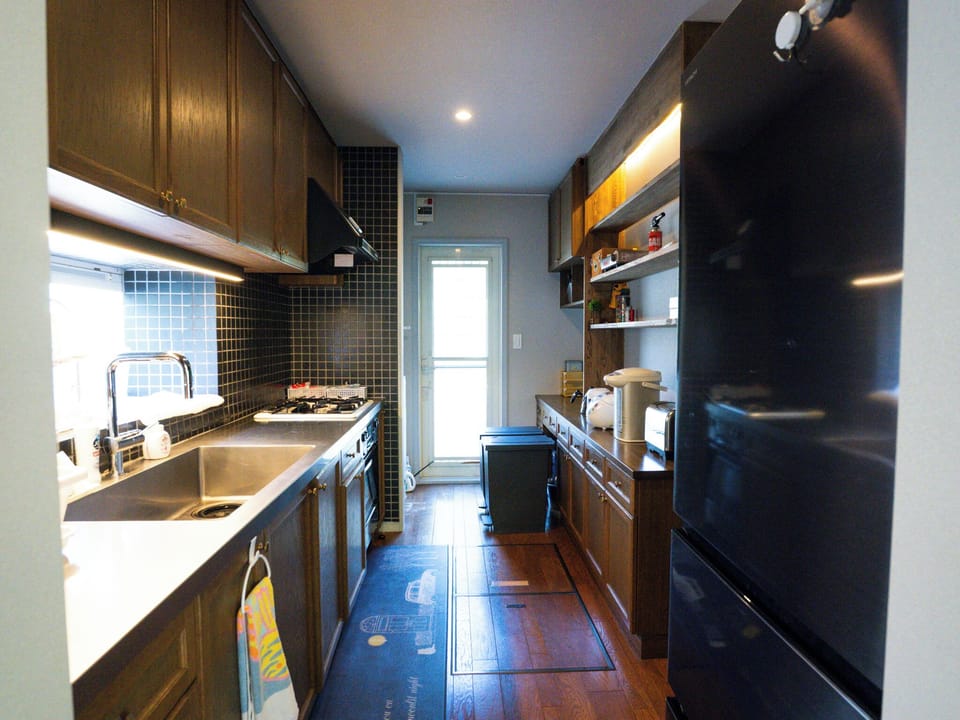 Executive Villa | Private kitchen | Fridge, microwave, rice cooker, cookware/dishes/utensils