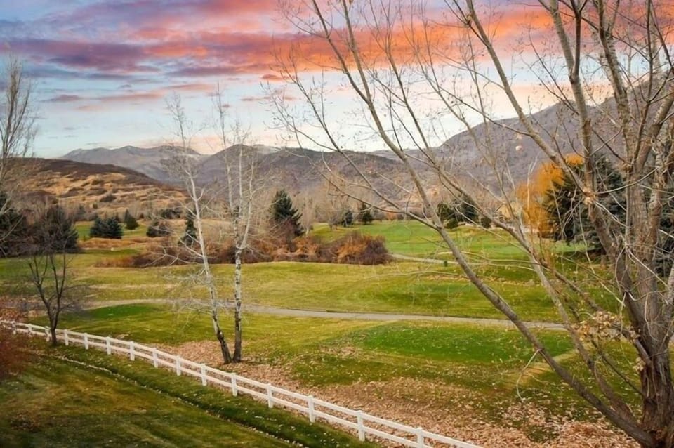 Condo, 2 Bedrooms | Property grounds