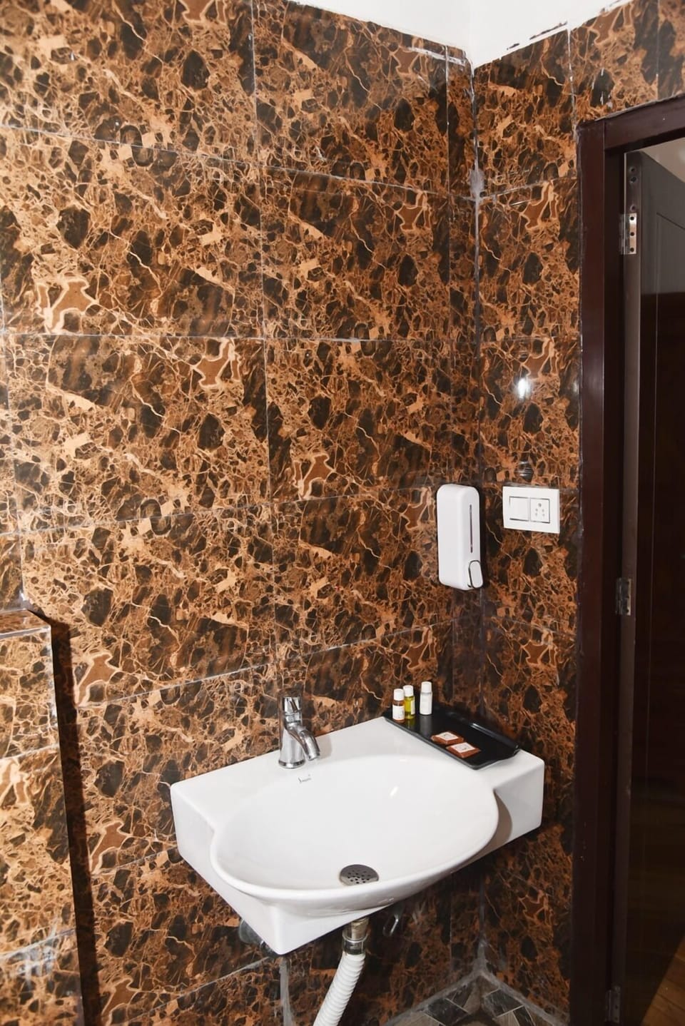 Deluxe Room | Bathroom