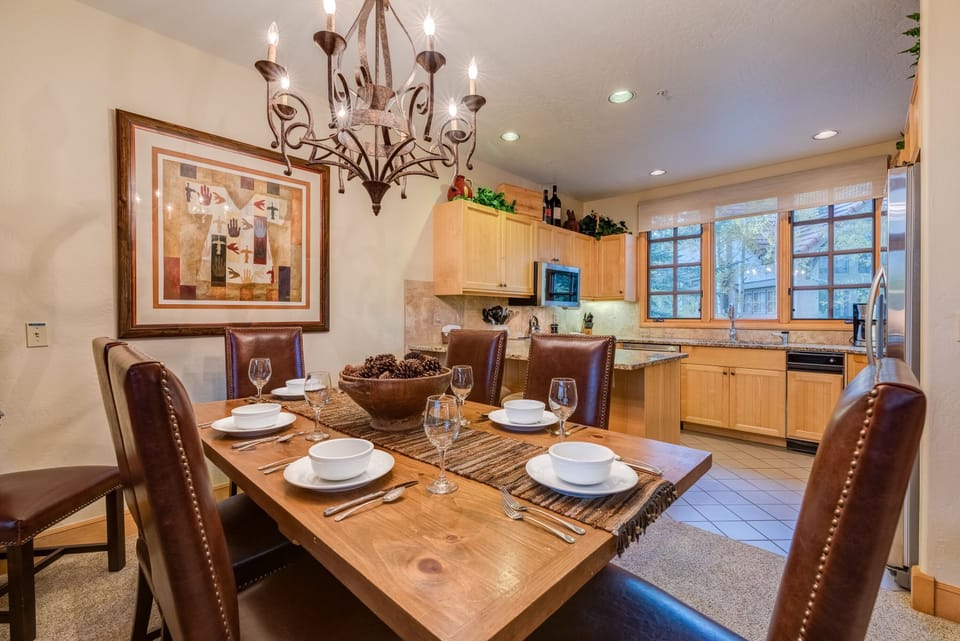 Townhome, 3 Bedrooms | Dining