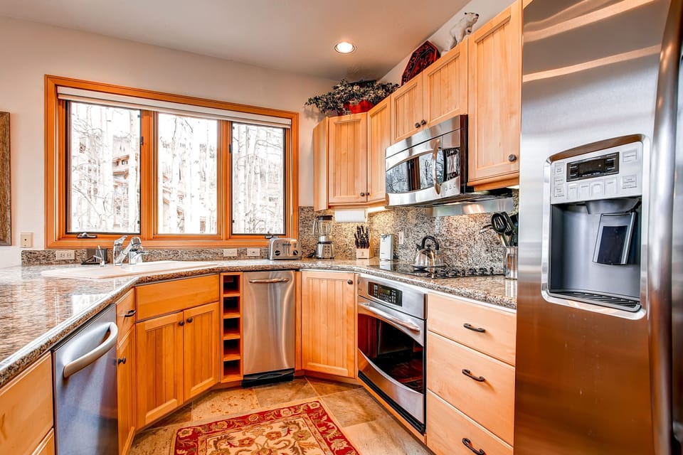 Townhome, 3 Bedrooms | Private kitchen