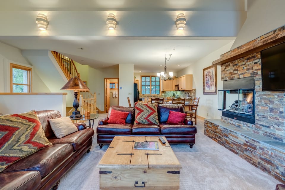 Townhome, 3 Bedrooms | Living area