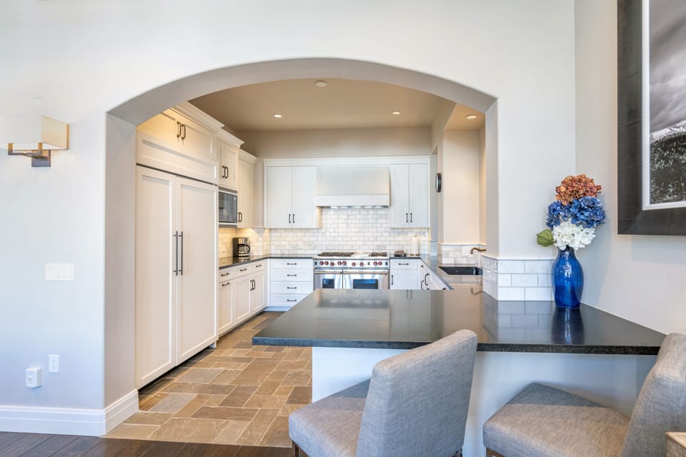 Condo, 4 Bedrooms | Private kitchen | Coffee/tea maker, fridge, oven, toaster