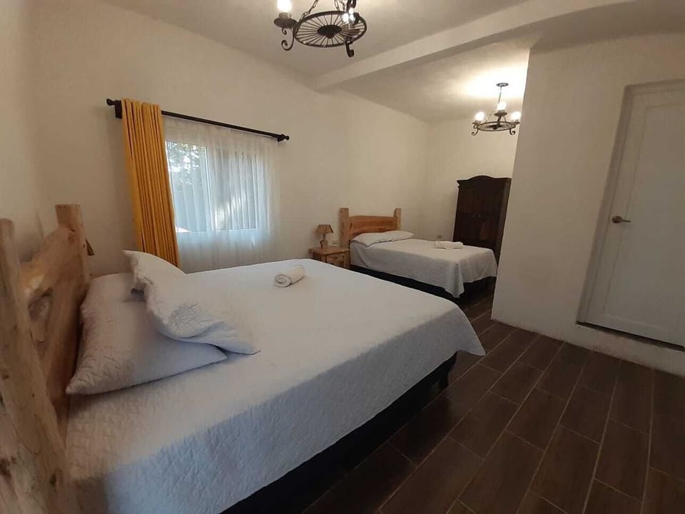 Double Room | Premium bedding, WiFi (free), bed sheets