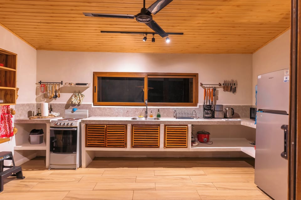 Deluxe Villa, 2 Bedrooms, Annex Building | Private kitchen