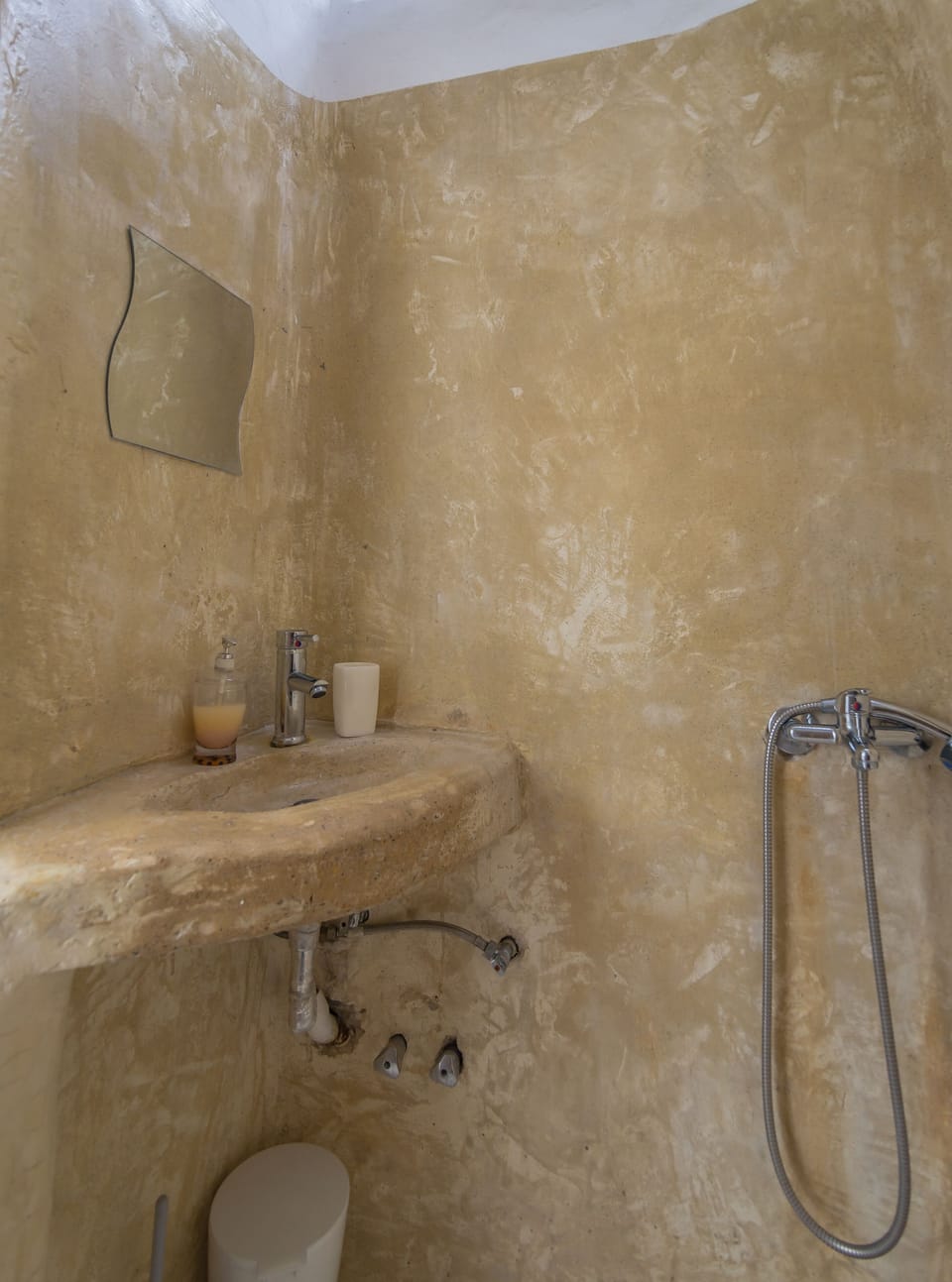 Romantic Double Room (Volcano) | Bathroom | Shower, hair dryer, towels, shampoo