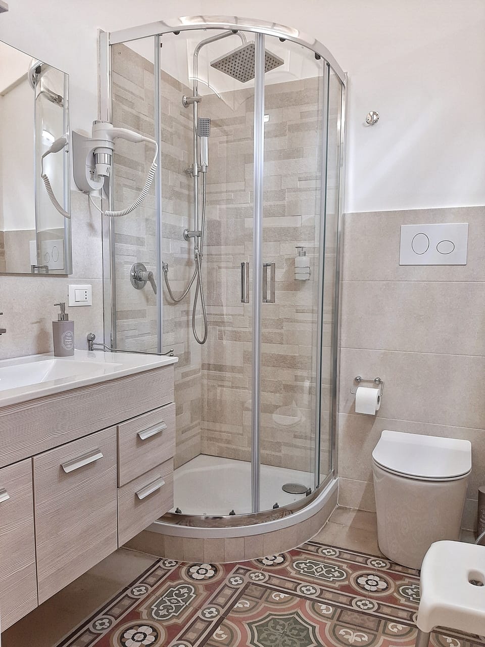 Deluxe Room, 1 King Bed, Balcony, City View | Bathroom | Shower, rainfall showerhead, hair dryer, bidet