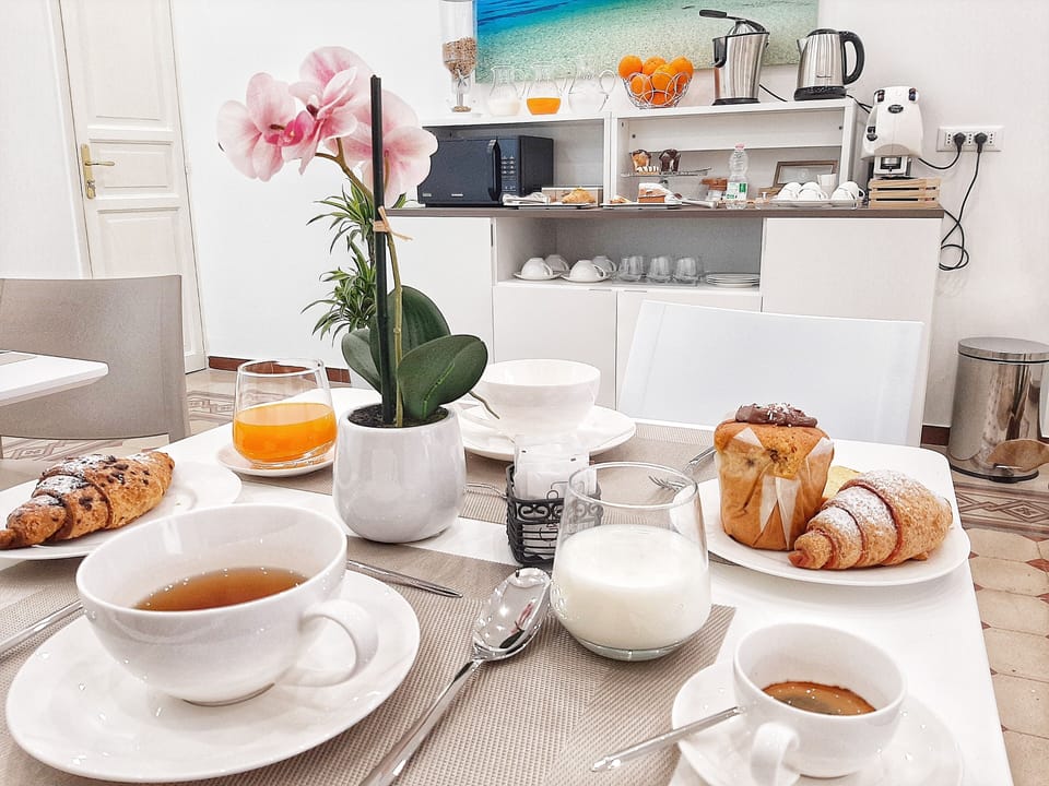 Daily buffet breakfast for a fee