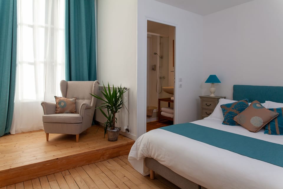 Classic Room | Laptop workspace, blackout drapes, travel crib, free WiFi