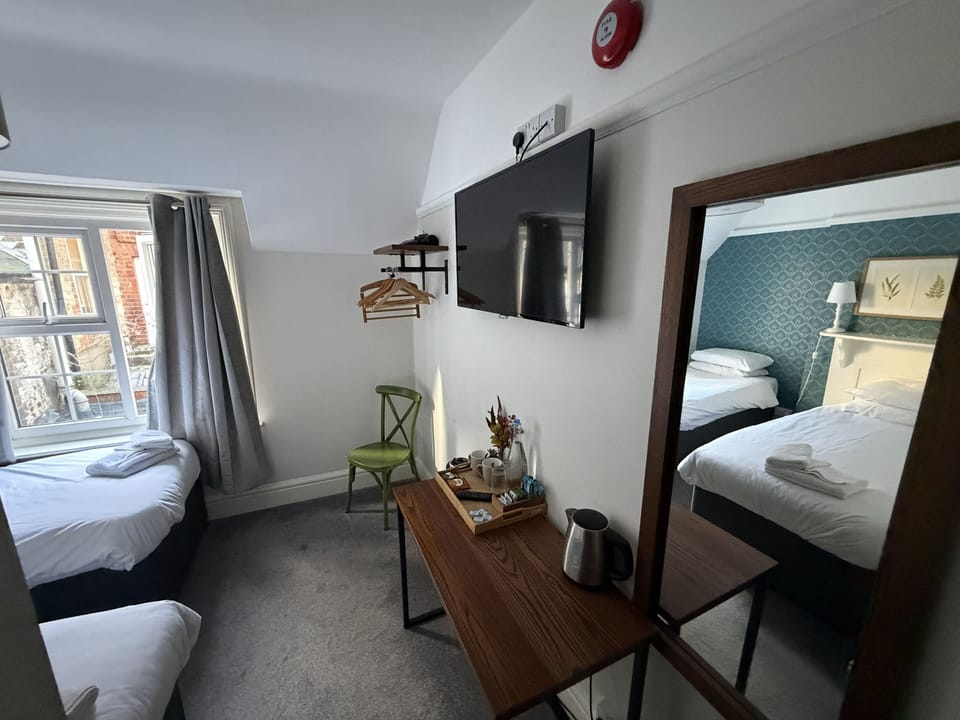 Classic Twin Room | WiFi (free)