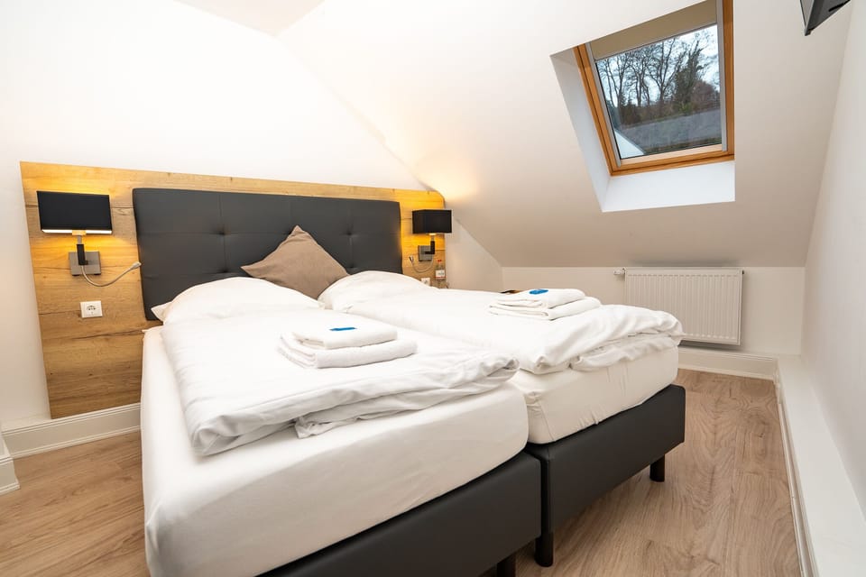 Family Room | Free WiFi, bed sheets