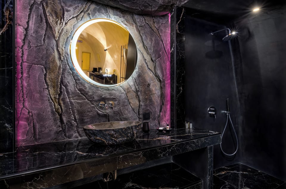 Shower, hydromassage showerhead, hair dryer, slippers